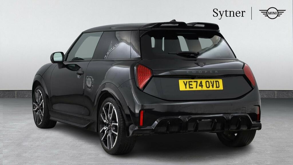 Mini Hatch 1.5 C Sport Level 2 YE74OVD Black #2