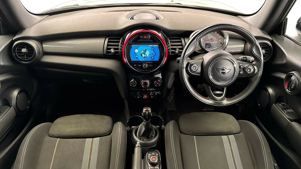 Mini Hatch 1.5 Cooper Sport II SA19RFY White #4