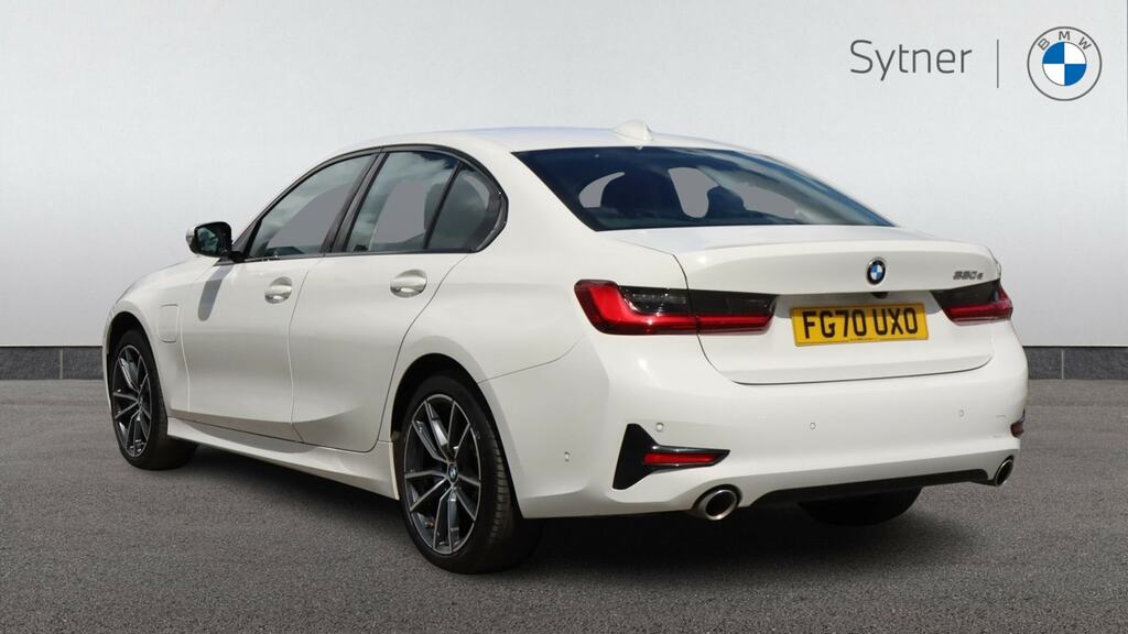 BMW 3 Series 330E Sport Pro FG70UXO White #2