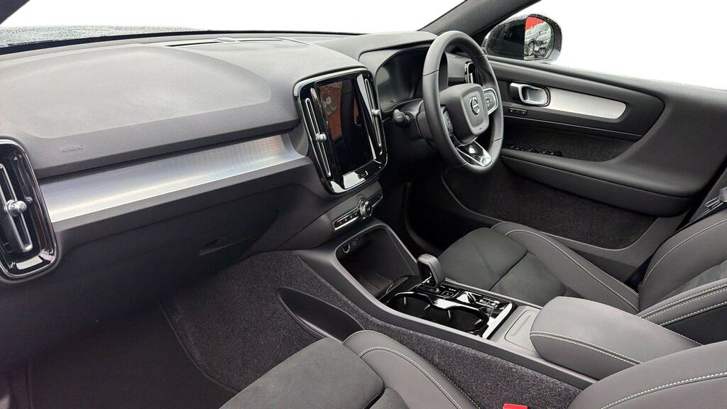 Volvo XC40 2.0 B4p Plus Dark ST75XAP Green #4