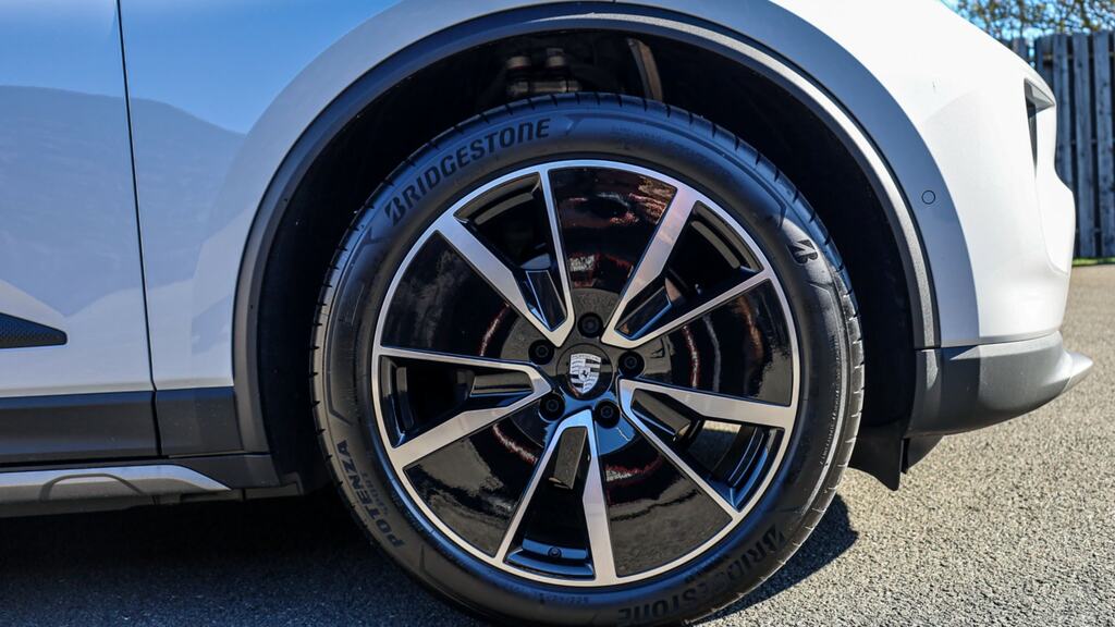 Porsche Macan 265Kw 100Kwh FJ26XUO Grey #6