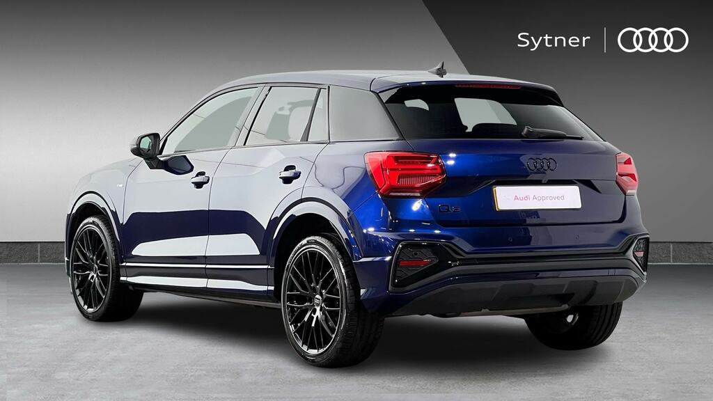 Audi Q2 35 Tfsi Black Edition S Tronic Tech FL75CGX Blue #3