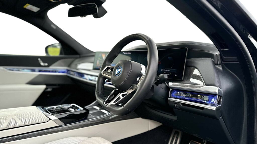BMW i7 335Kw Edrive50 M Sport 105.7Kwh Black #6