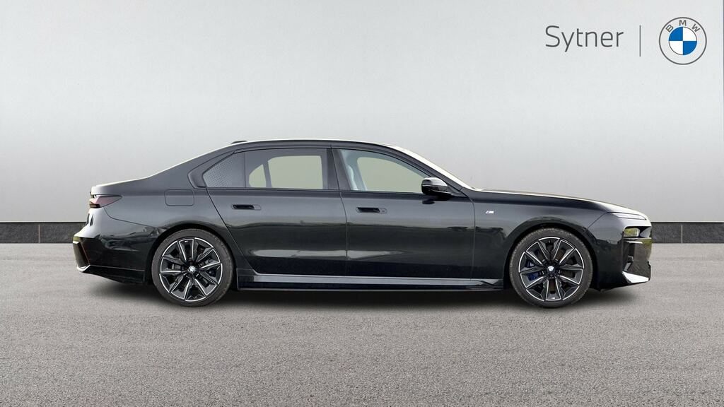 BMW i7 335Kw Edrive50 M Sport 105.7Kwh Black #3
