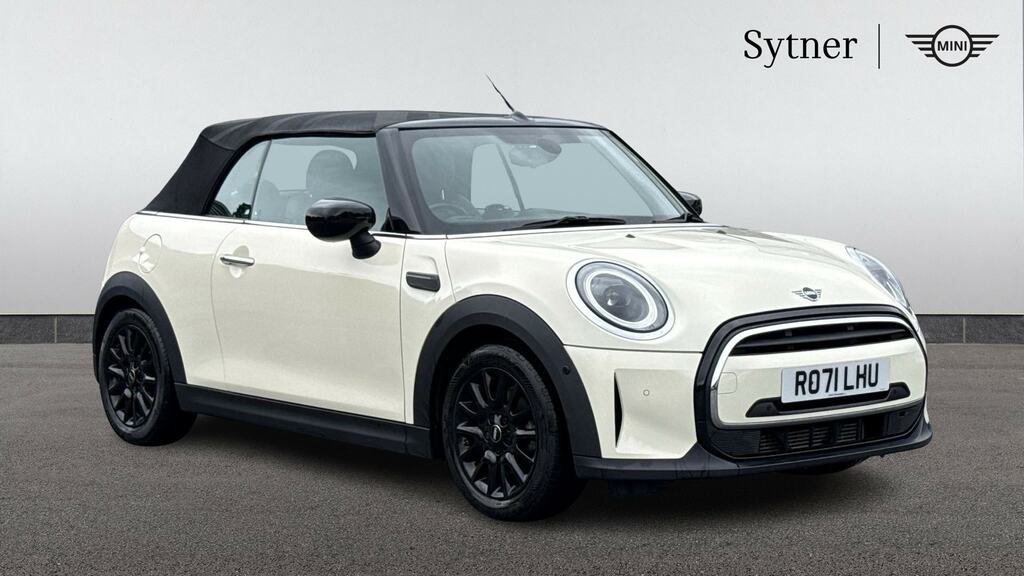 Mini Convertible 1.5 Cooper Classic Comfortnav Pack White