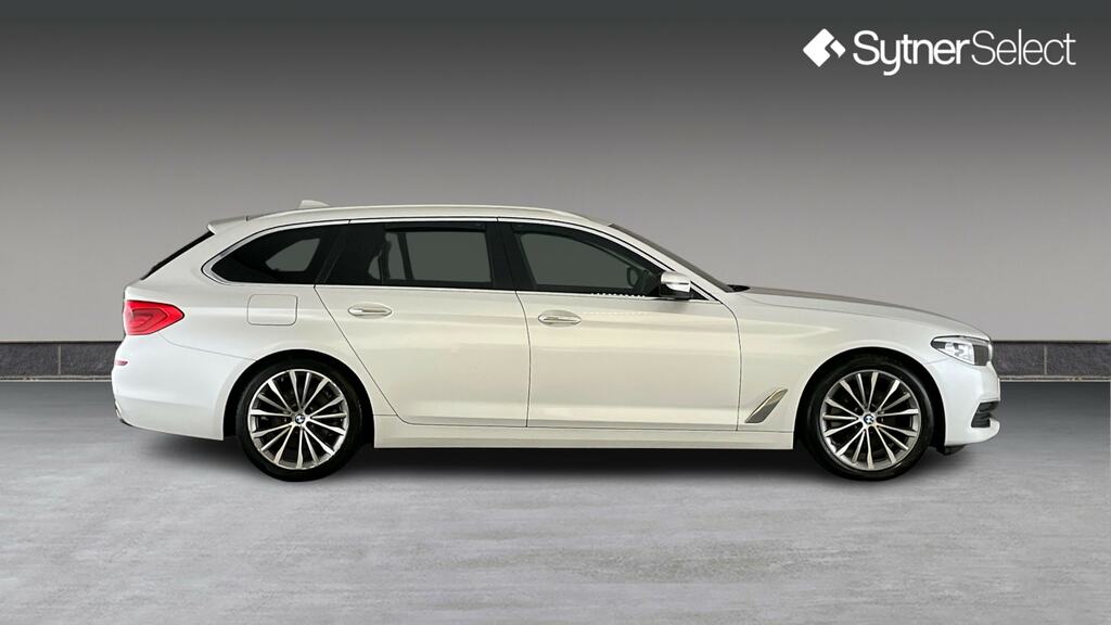 BMW 5 Series 520D Xdrive Se YK68ZBD White #3
