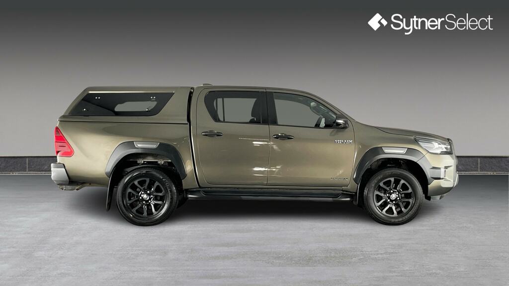 Toyota HILUX Invincible X Dcab Pick Up 2.8 D-4d Brown #3