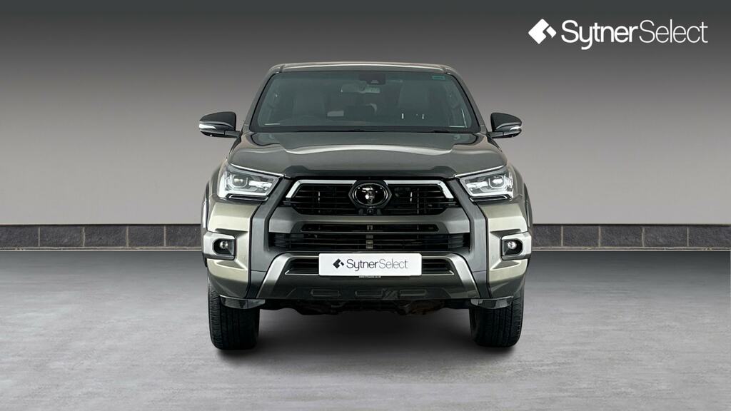 Toyota HILUX Invincible X Dcab Pick Up 2.8 D-4d Brown #4