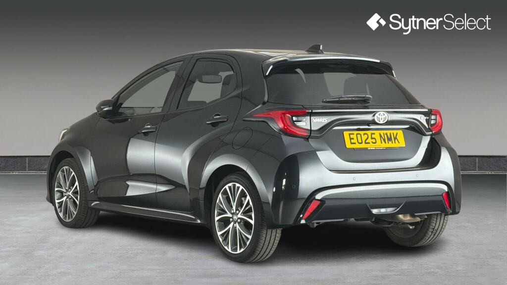 Toyota Yaris 1.5 Hybrid Excel Cvt EO25NMK Black #2