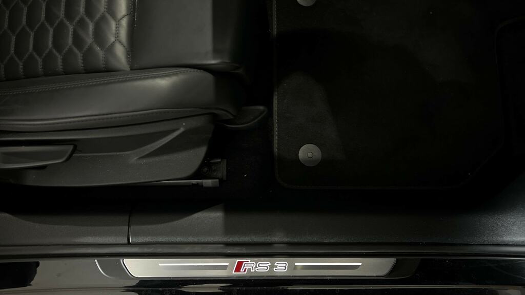 Audi RS3 2.5 Tfsi Carbon Black Sportback S Troni Black #30