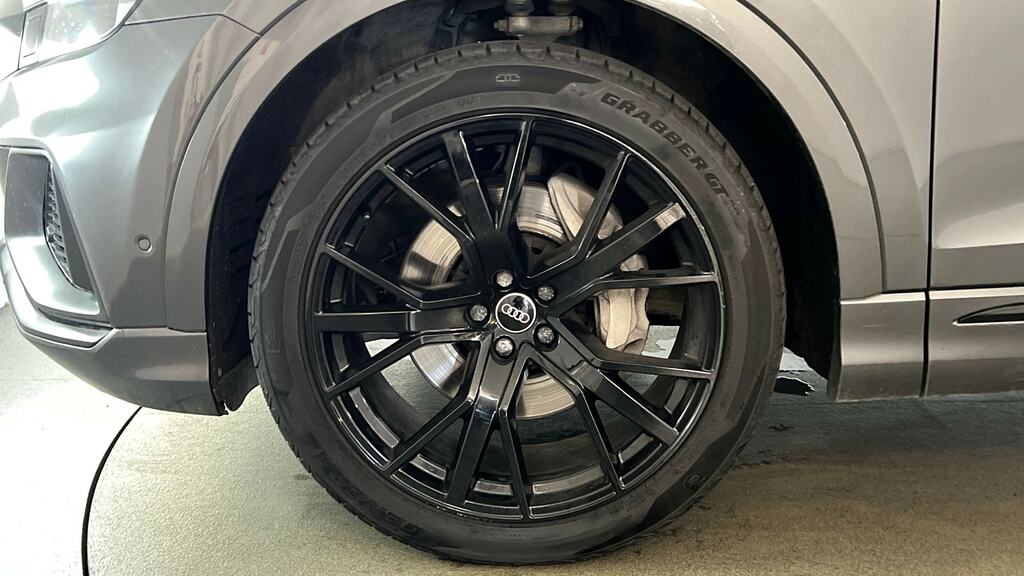 Audi Q8 55 Tfsi Quattro Black Edition Tiptronic Cs Grey #5