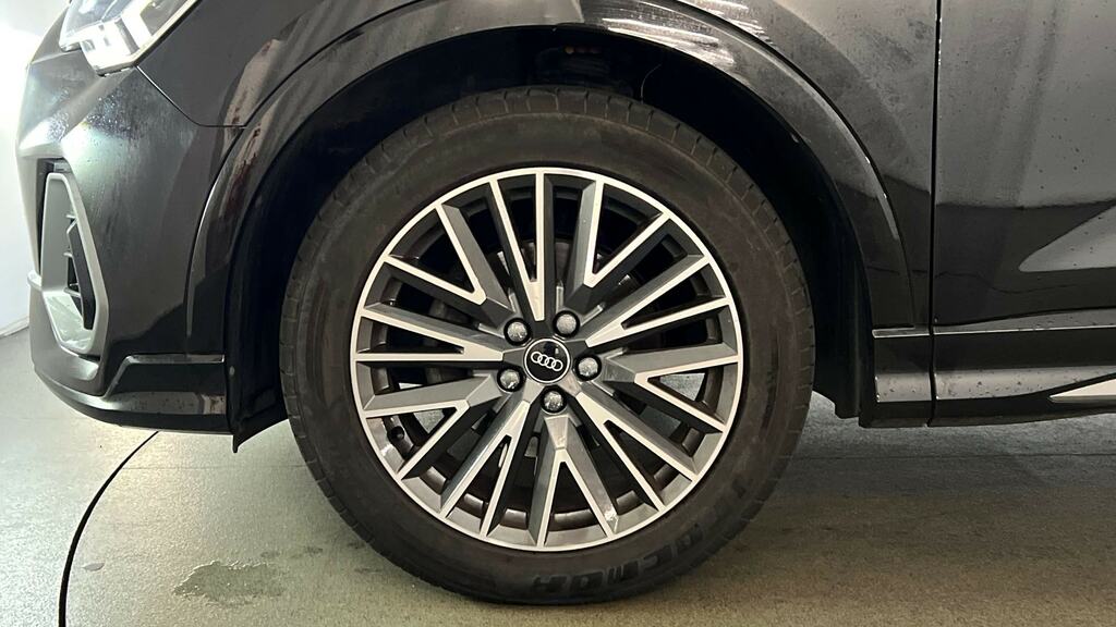 Audi Q3 35 Tfsi S Line S Tronic FG22YOX Black #4