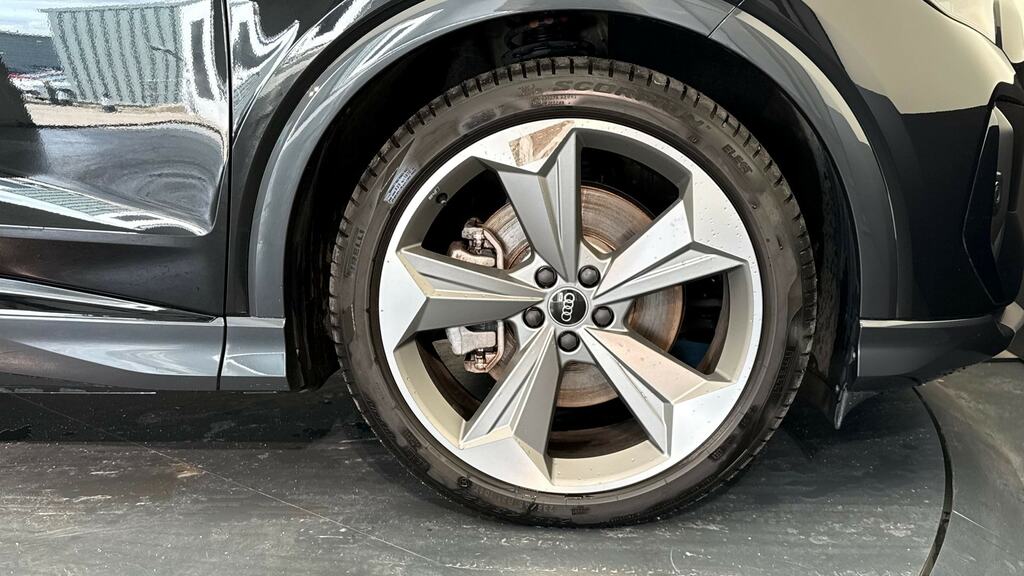 Audi Q4 E Tron 210Kw 45 82Kwh Black Edition KN75XAH Black #5