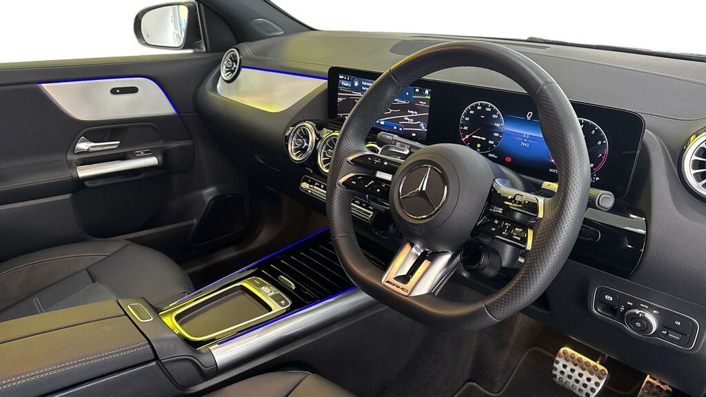 Mercedes-Benz GLA Class Gla 35 4Matic Premium Black #3