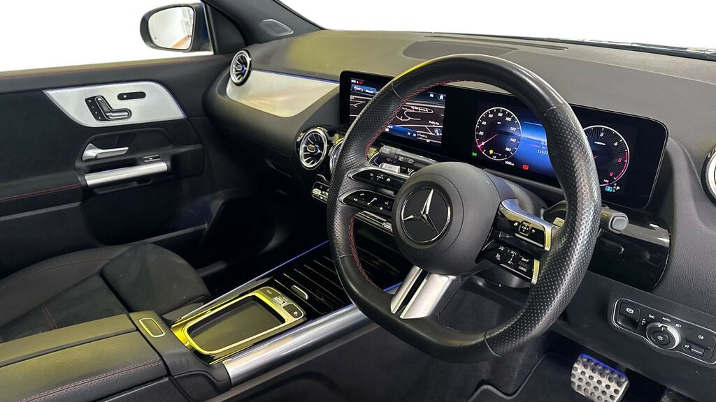 Mercedes-Benz GLA Class Gla 220D 4Matic Amg Line Premium Plus Blue #3