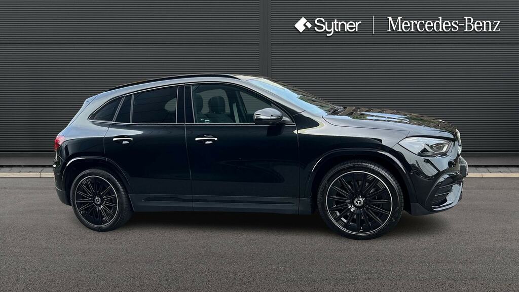 Mercedes-Benz GLA Class Gla 220D 4Matic Amg Line Premium Plus Black #4