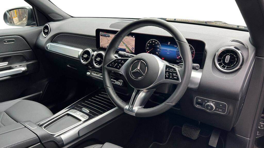 Mercedes-Benz GLB Class Glb 200 Sport Executive 7G-tronic Black #3