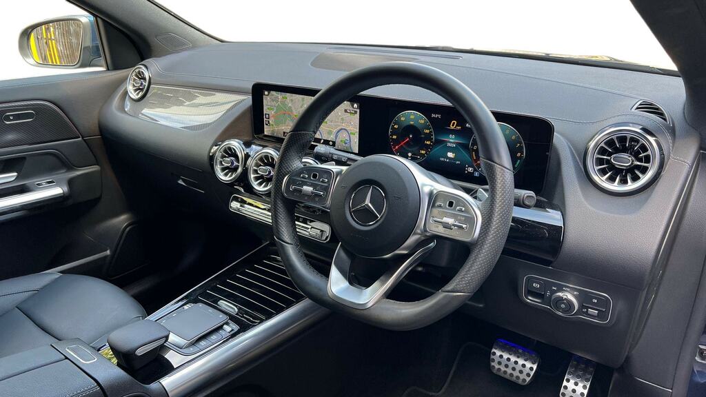 Mercedes-Benz GLA Class Gla 250E Exclusive Edition Premium Blue #3