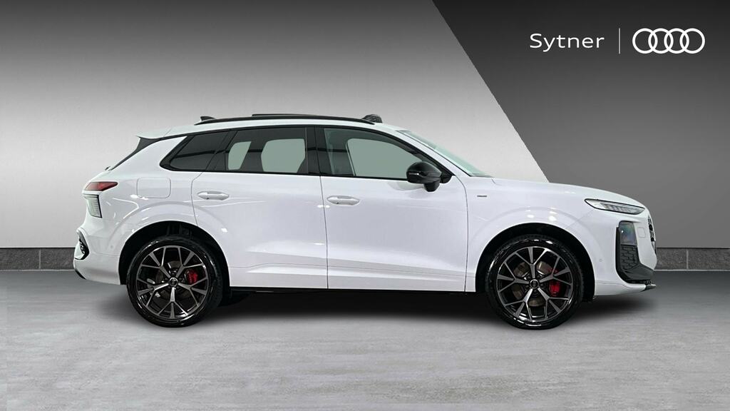Audi Q3 1.5 E-hybrid Launch Edition S Tronic FL75YRT White #4