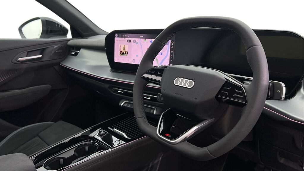 Audi Q3 1.5 E-hybrid Launch Edition S Tronic FL75YRT White #6