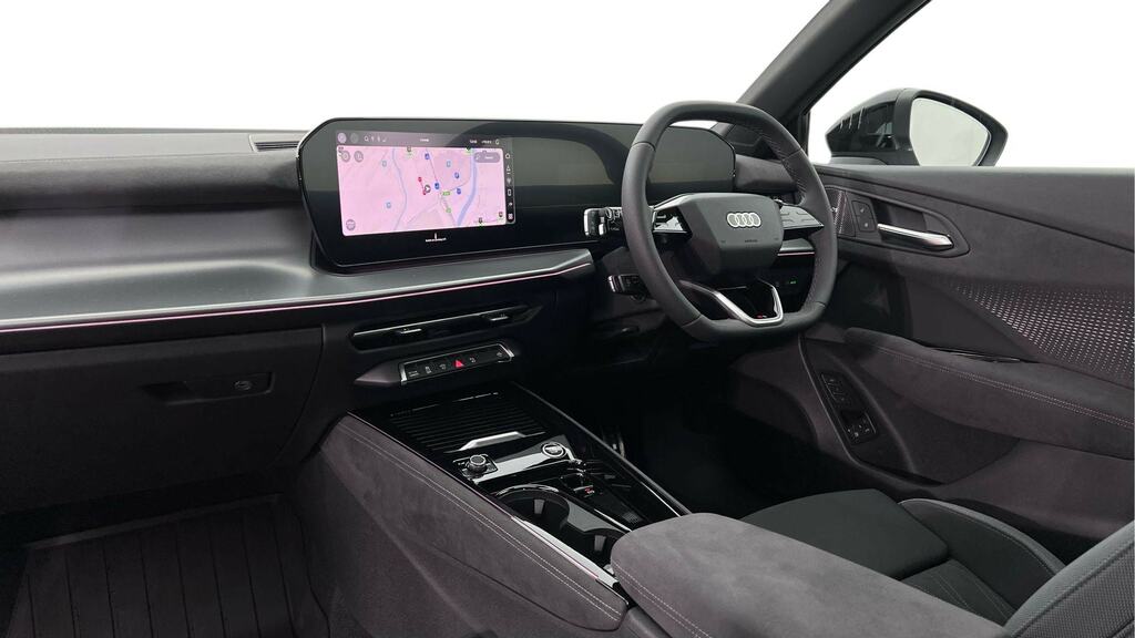 Audi Q3 1.5 E-hybrid Launch Edition S Tronic FL75YRT White #2