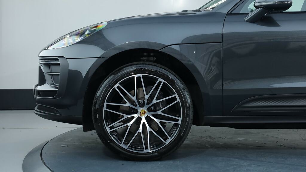 Porsche Macan 5dr Pdk DF26BBX Grey #3