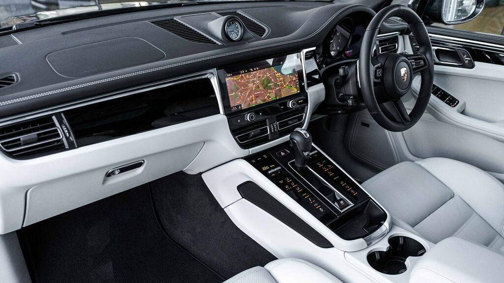 Porsche Macan 5dr Pdk SK26JGX Grey #3