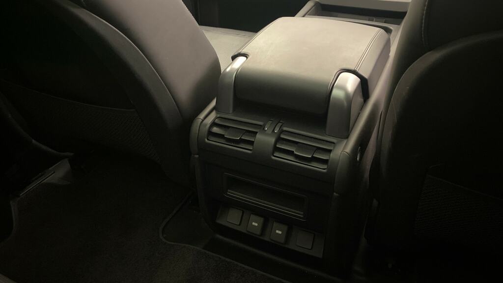 Land Rover Defender 90 3.0 D250 X-dynamic Hse 90 Grey #18