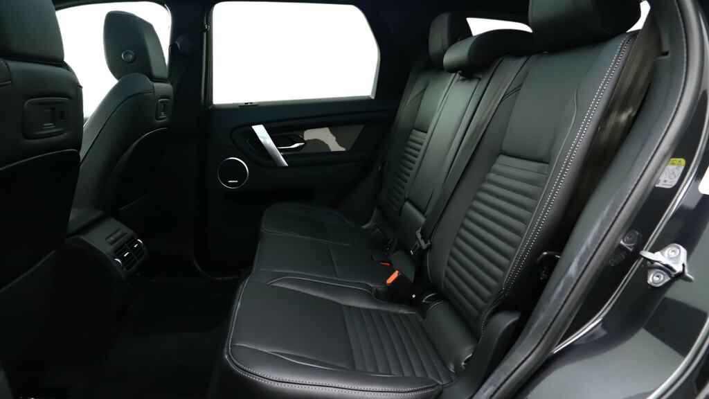 Land Rover Discovery Sport 2.0 D200 Landmark 7 Seat Black #4