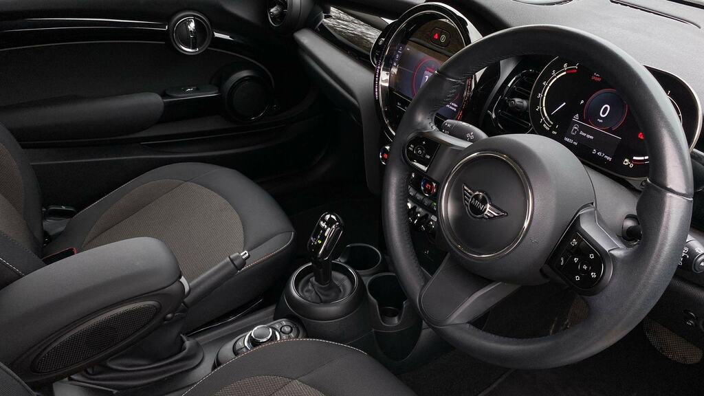 Mini Hatch 1.5 Cooper Classic Premium CU73KPR Silver #6