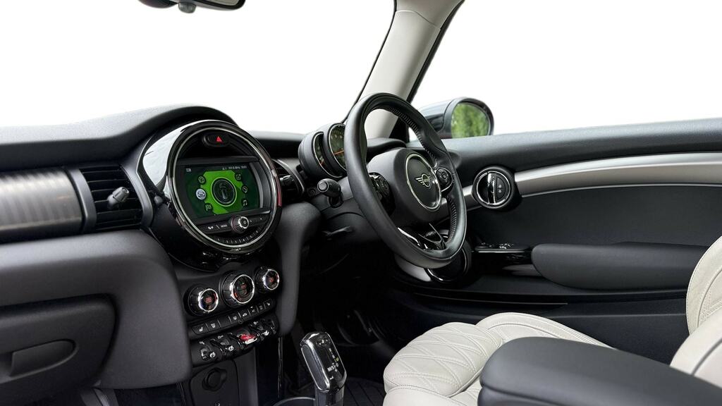 Mini Hatch 1.5 Cooper Exclusive II Comfortnav Pck Red #6