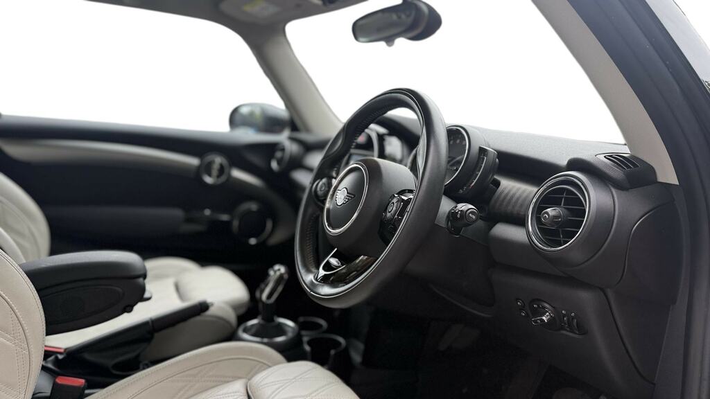 Mini Hatch 1.5 Cooper Exclusive II Comfortnav Pck Red #5