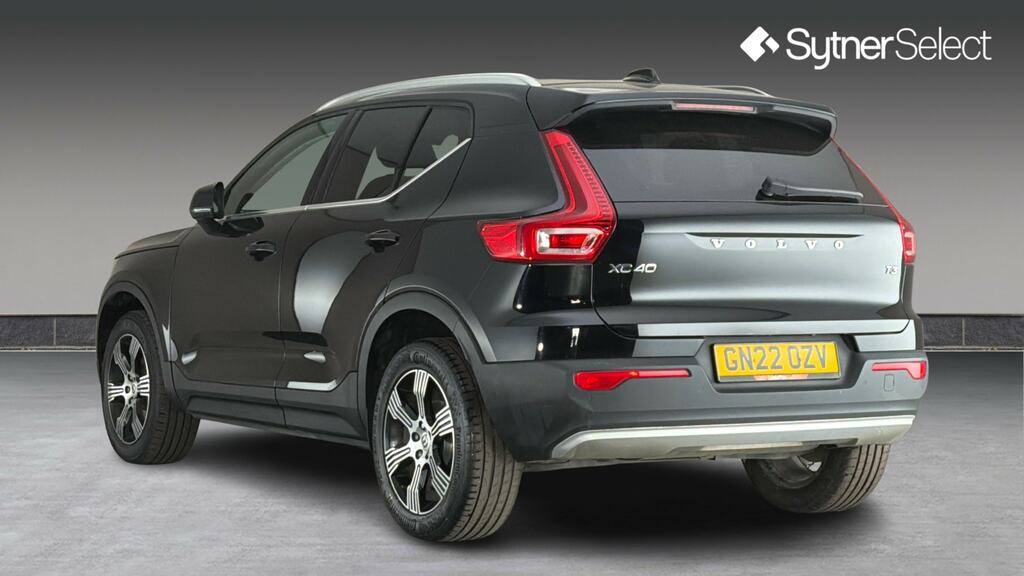 Volvo XC40 1.5 T3 163 Inscription GN22OZV Black #2