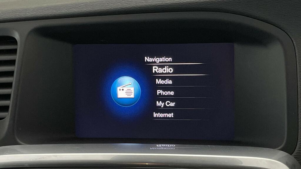Volvo V60 2.0 D4 R-design Nav 188 Bhp Black #15
