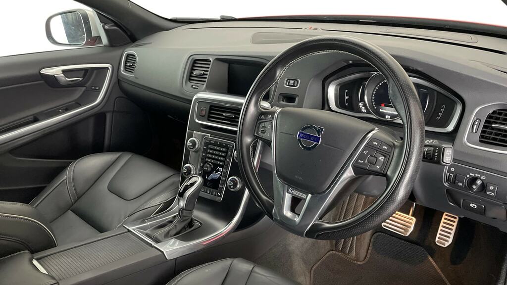 Volvo V60 2.0 D4 R-design Nav 188 Bhp Black #9