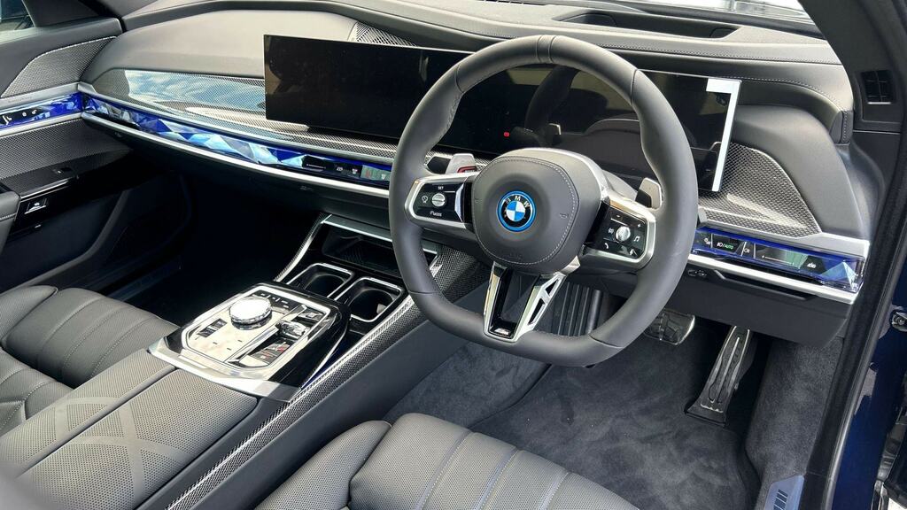 BMW 7 Series 750E Xdrive M Sport Blue #6