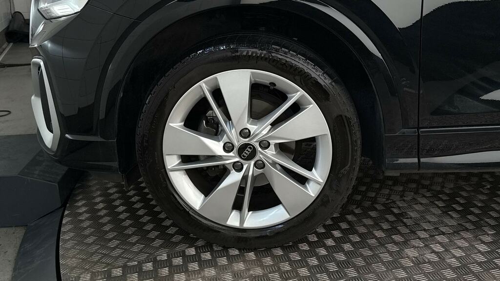 Audi Q2 30 Tfsi S Line VE73GOH Black #5