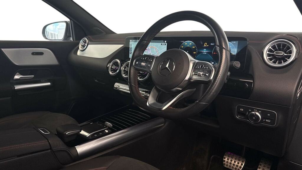 Mercedes-Benz EQA Eqa 350 4Matic 215Kw Amg Line 66.5Kwh Grey #3
