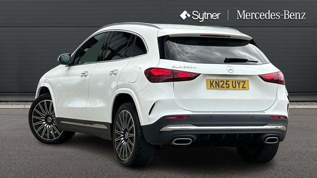 Mercedes-Benz GLA Class Gla 250E Amg Line Premium White #2