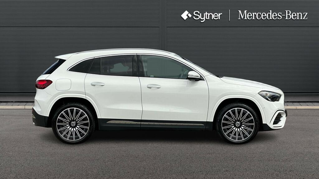 Mercedes-Benz GLA Class Gla 250E Amg Line Premium White #4