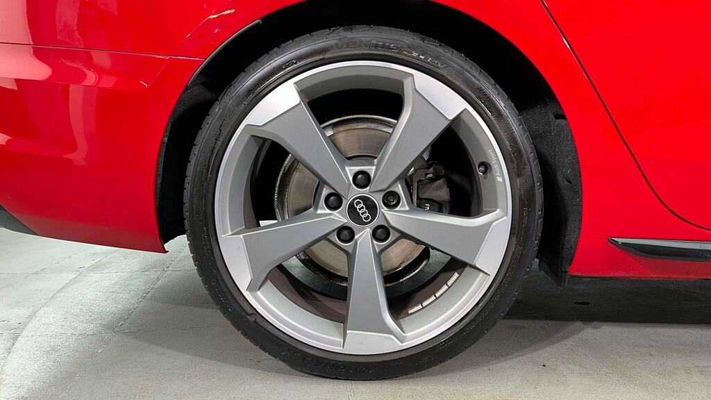 Audi A4 40 Tfsi 204 Black Edition S Tronic FE72ZYG Red #5