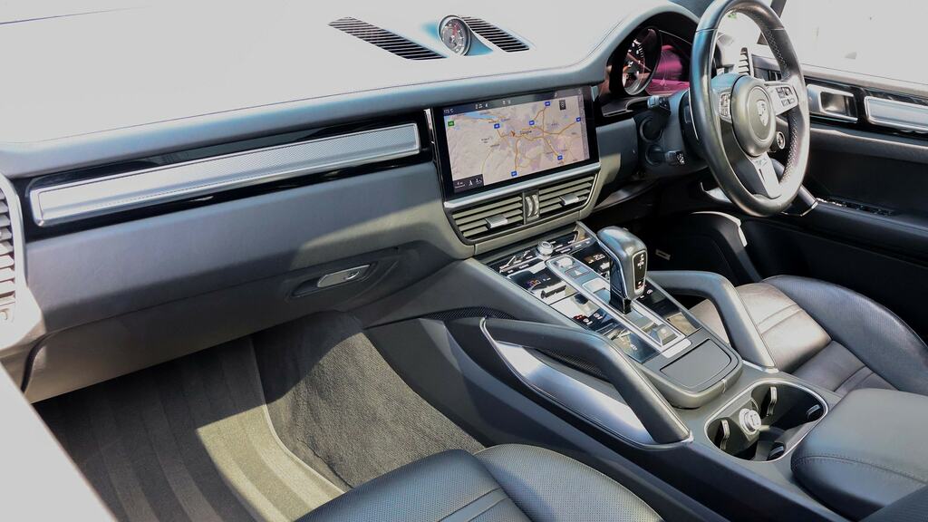 Porsche Cayenne Turbo Tiptronic S 5 Seat White #3