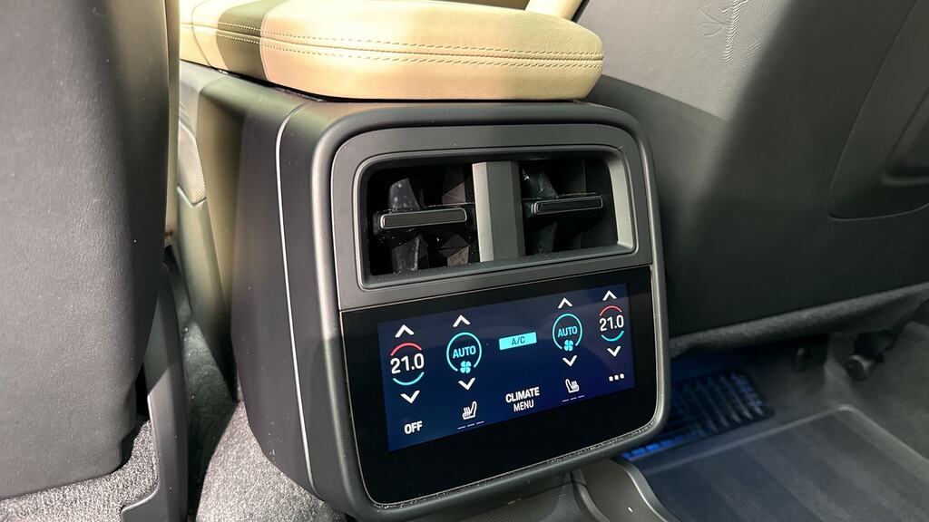 Porsche Taycan Plus 93.4Kwh Saloon Pink #31