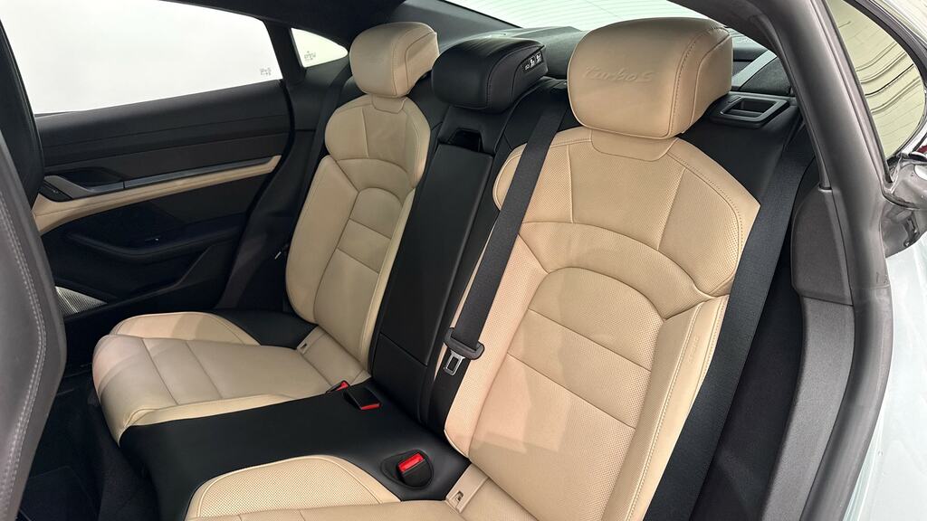 Porsche Taycan Plus 93.4Kwh Saloon Pink #30