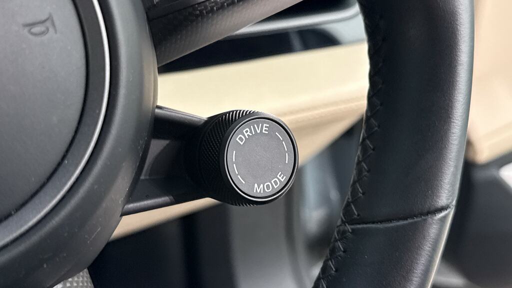 Porsche Taycan Plus 93.4Kwh Saloon Pink #26