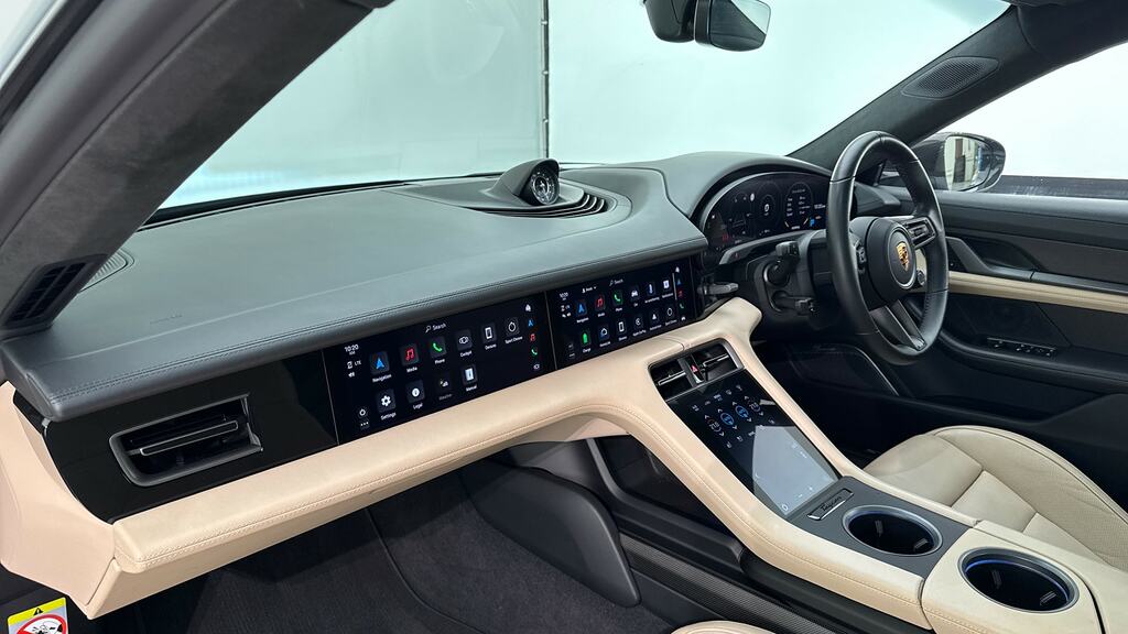 Porsche Taycan Plus 93.4Kwh Saloon Pink #13