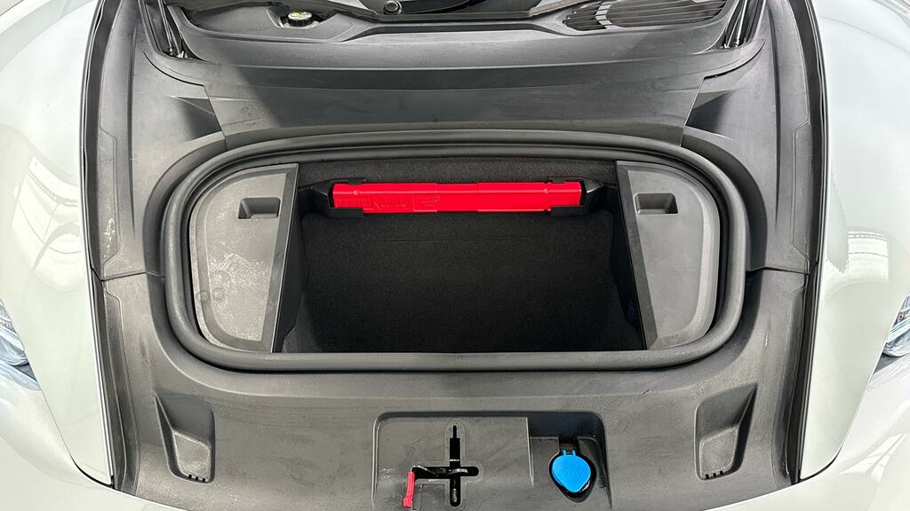 Porsche Taycan Plus 93.4Kwh Saloon Pink #35