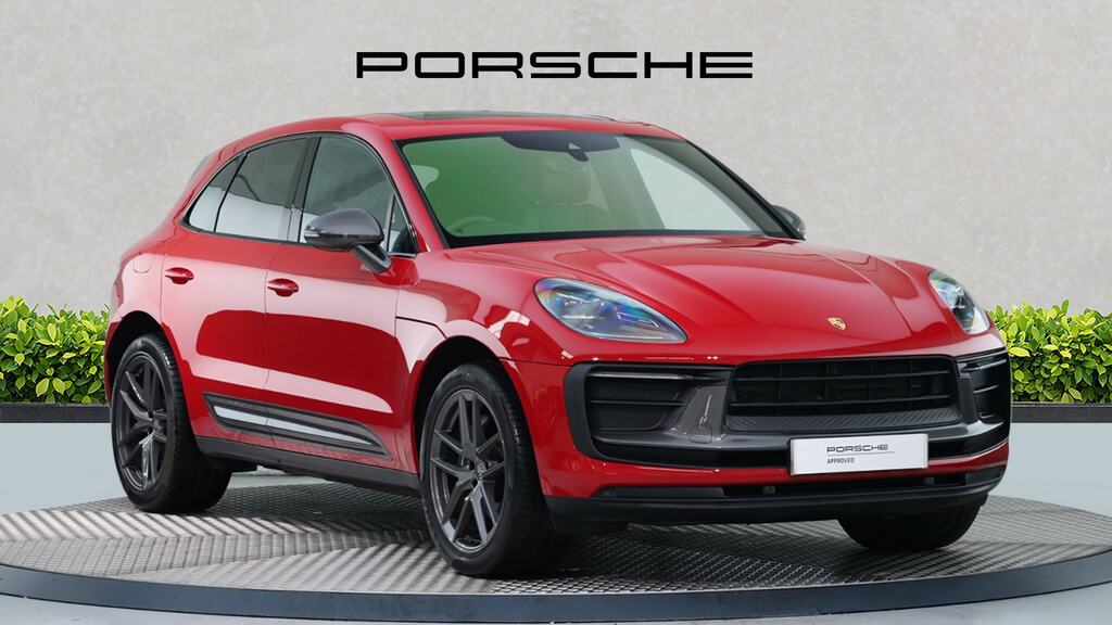 Porsche Macan T Pdk Red