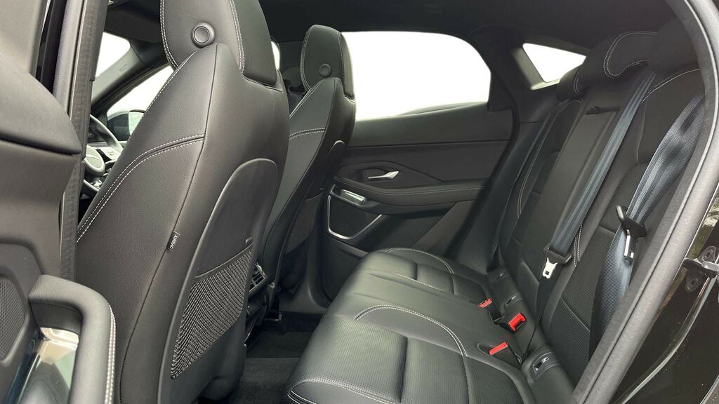 Jaguar E-Pace 1.5 P300e R-dynamic Se Black Black #4