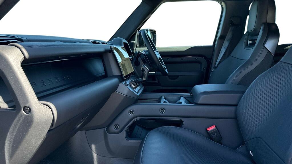 Land Rover Defender 110 4.4 P635 Octa Black 110 Black #3